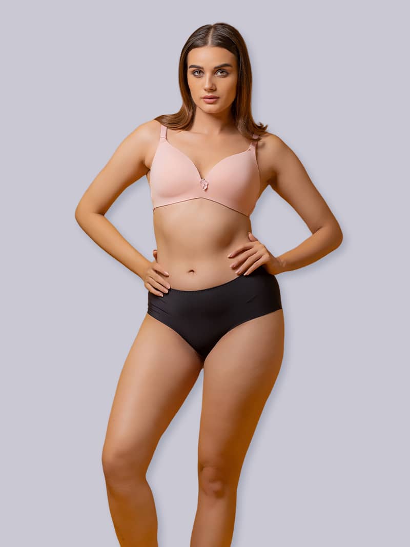 Slay in this lightly padded bra that gives a supportive and